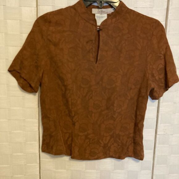 In wear brown shirt sleeve crop top XSmall - Picture 4 of 6